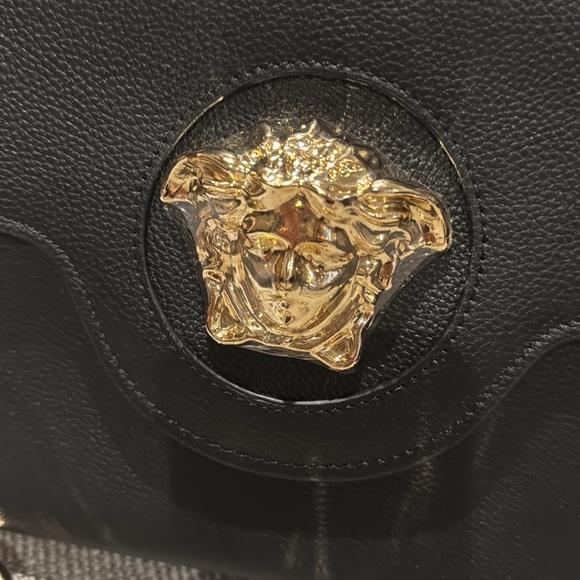 Elegant black bag in new condition ☺️ - Picture 3 of 9